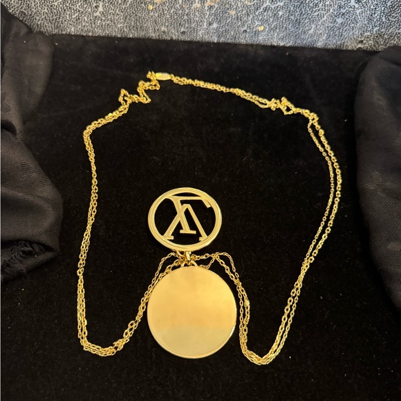 Louis Vuitton Gold Logo Necklace - Picture 5 of 10